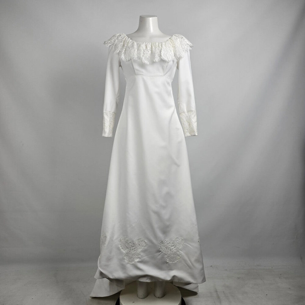 Vintage White Lace Detail Long Sleeve Wedding Dress Size XS/S